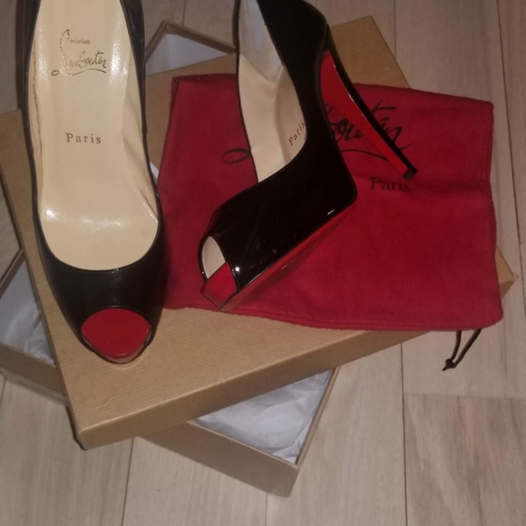 Louboutin shoes - Picture 2 of 2